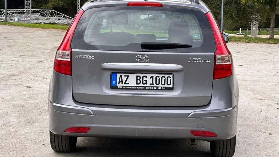 HYUNDAI i30 -
