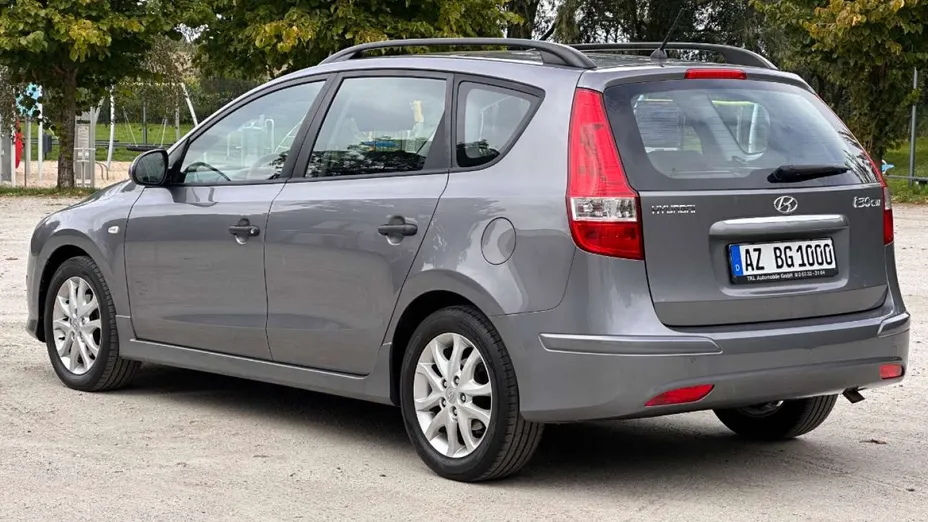 HYUNDAI i30 -