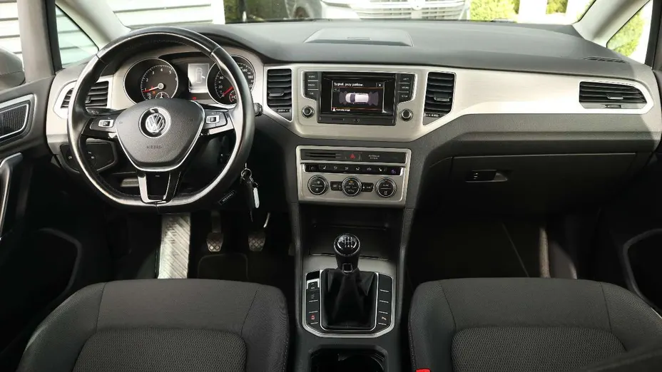 VOLKSWAGEN Golf Sportsvan -