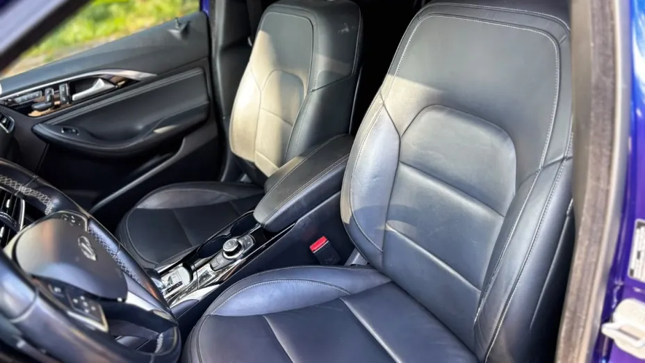 INFINITI QX30 -