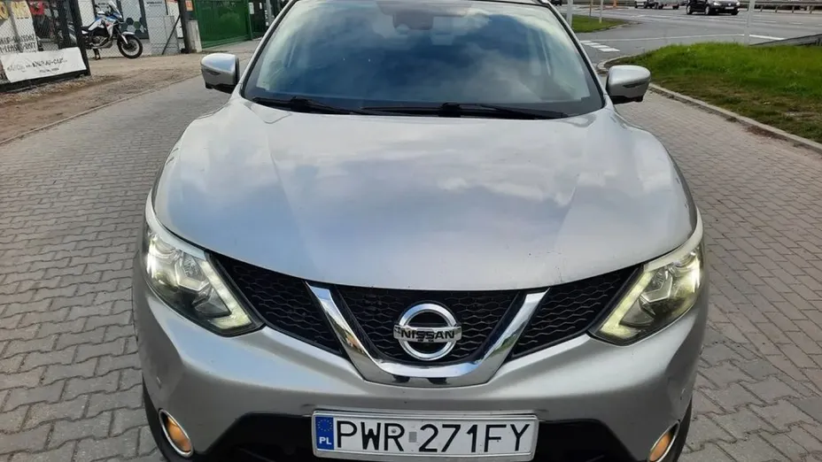NISSAN Qashqai -