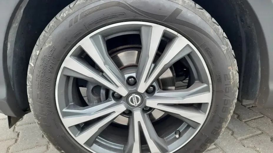 NISSAN Qashqai -
