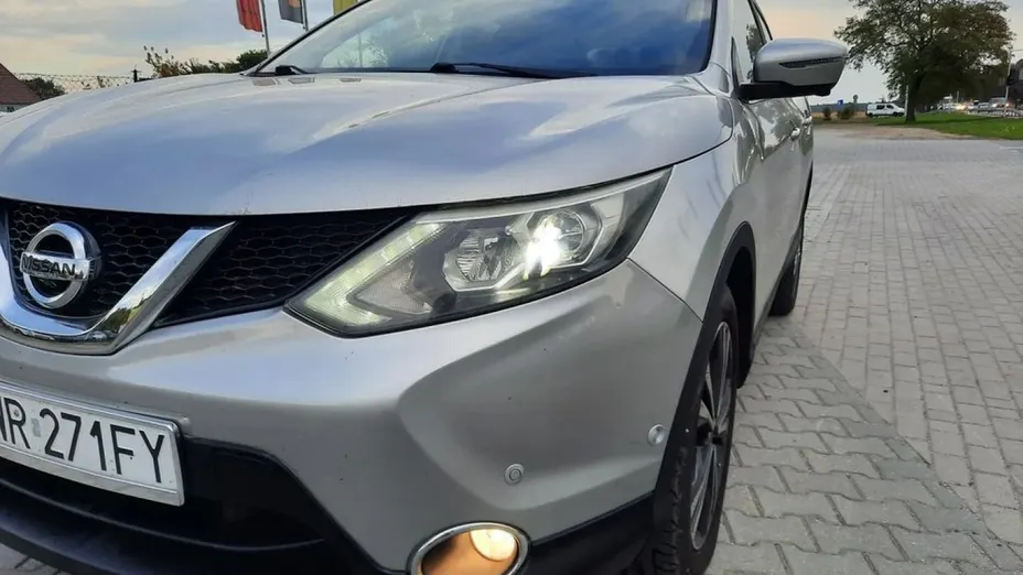 NISSAN Qashqai -