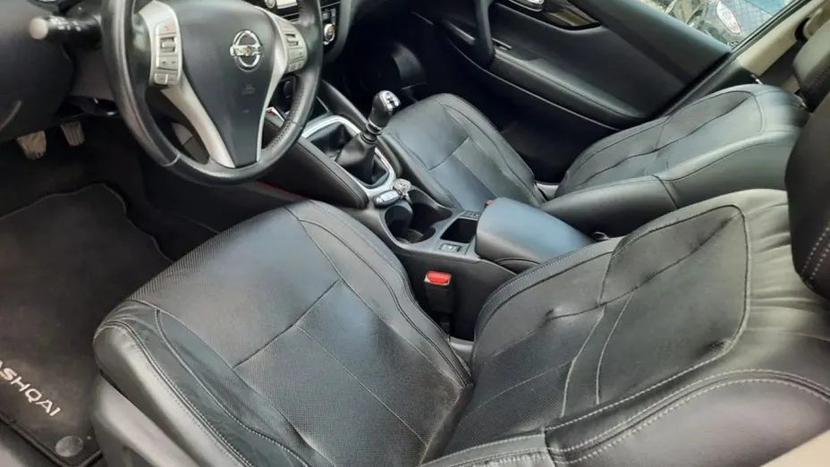 NISSAN Qashqai -