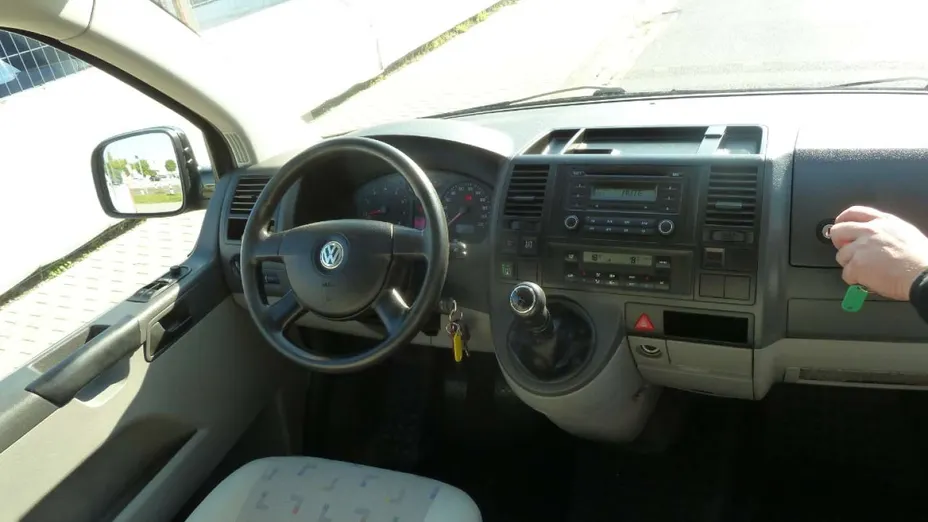 VOLKSWAGEN Caravelle -