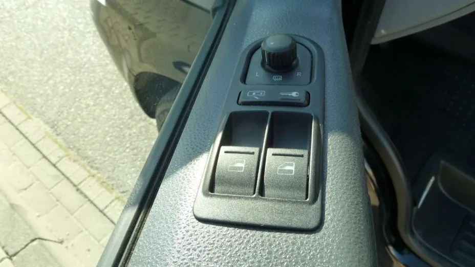 VOLKSWAGEN Caravelle -