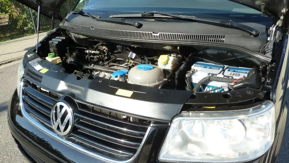 VOLKSWAGEN Caravelle -