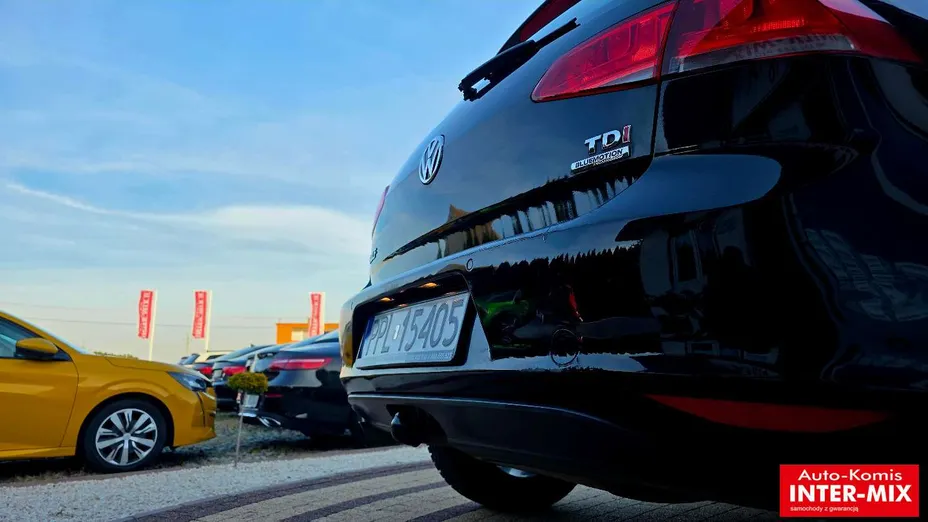 VOLKSWAGEN Golf -