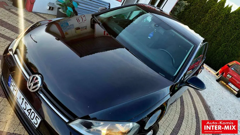 VOLKSWAGEN Golf -