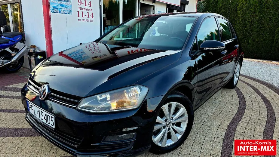 VOLKSWAGEN Golf -