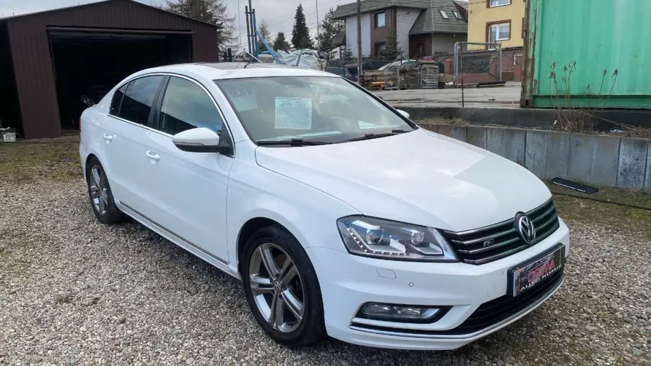 VOLKSWAGEN Passat -