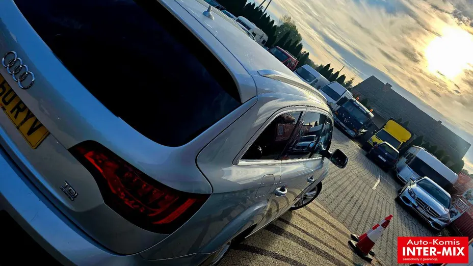 AUDI Q7 -