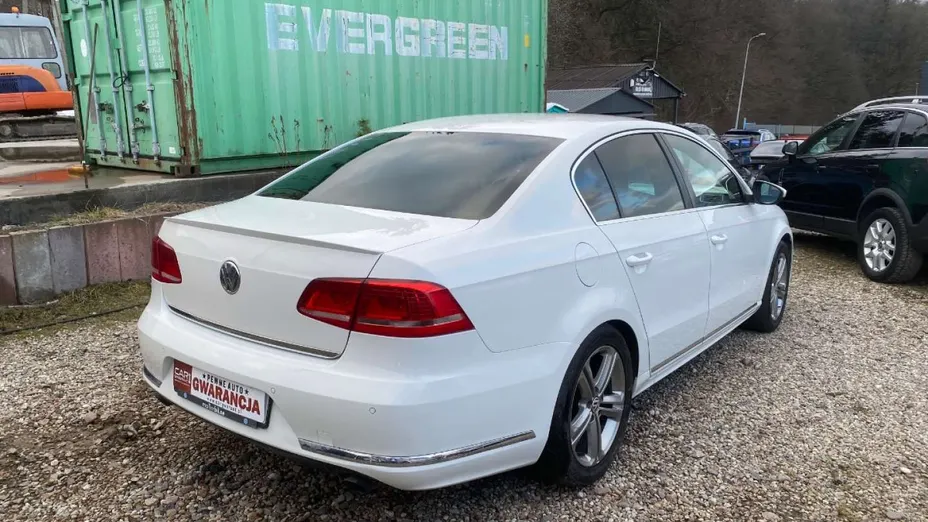 VOLKSWAGEN Passat -