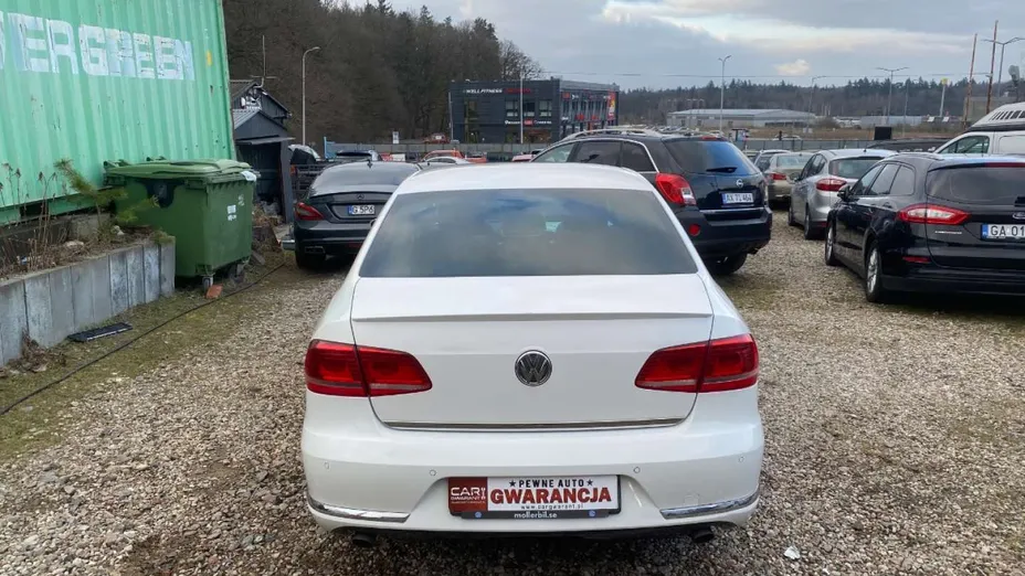 VOLKSWAGEN Passat -