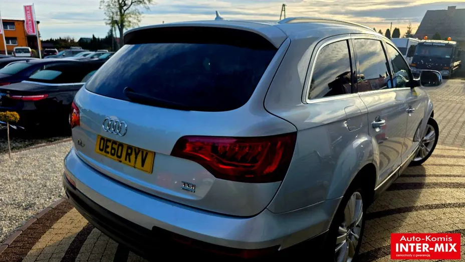 AUDI Q7 -