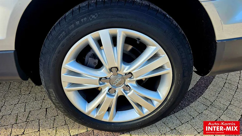 AUDI Q7 -
