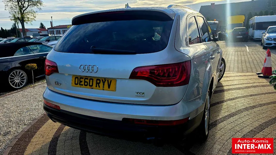 AUDI Q7 -