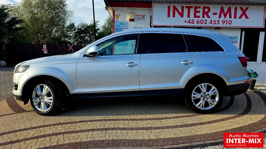 AUDI Q7 -