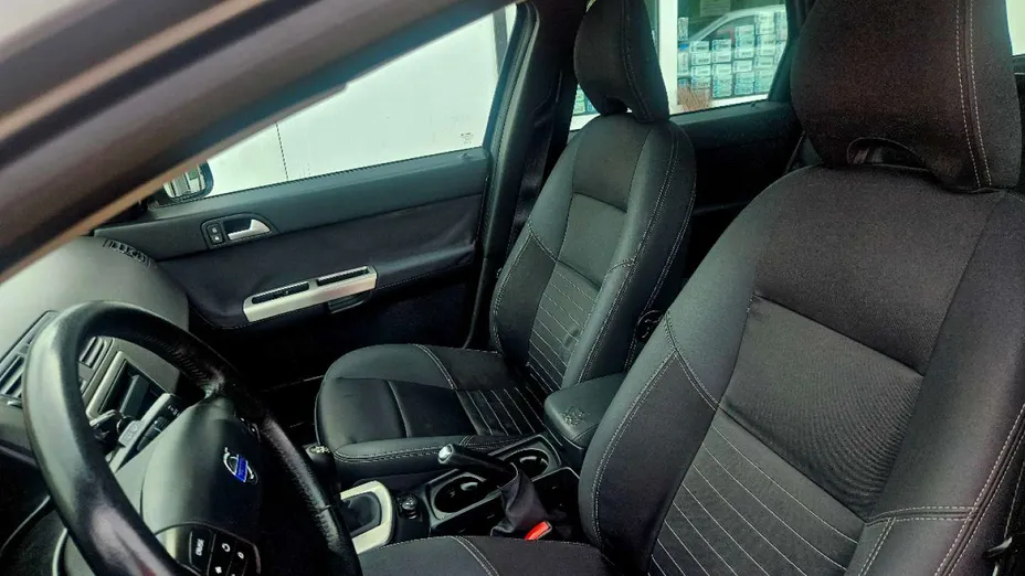 VOLVO V50 -
