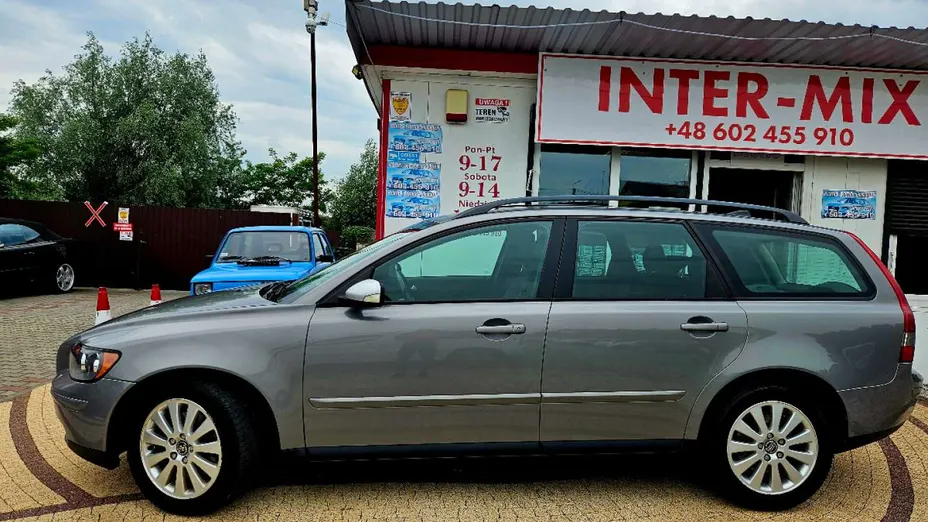 VOLVO V50 -