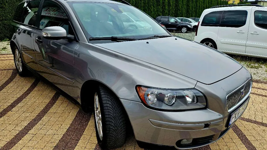 VOLVO V50 -