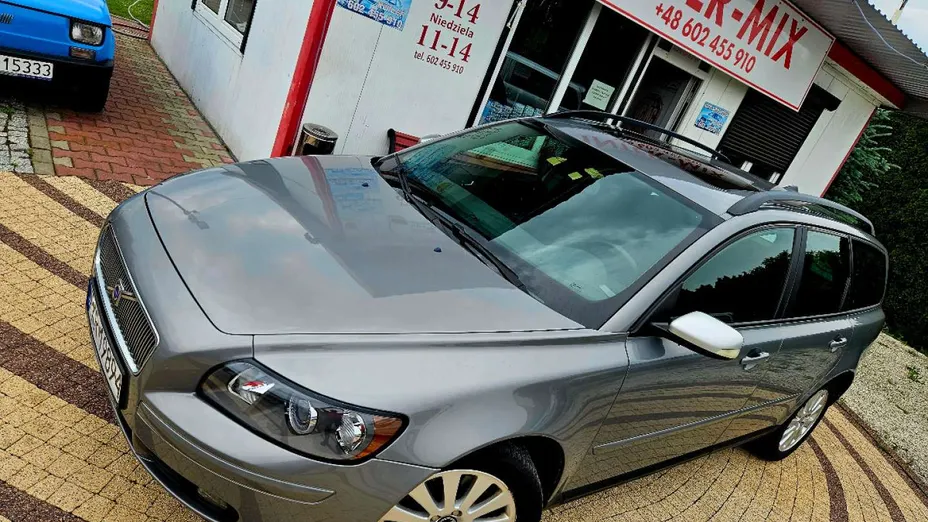 VOLVO V50 -