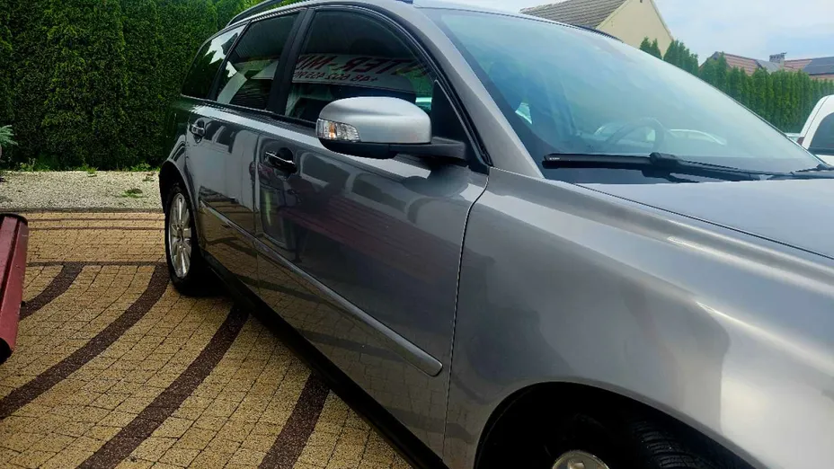 VOLVO V50 -