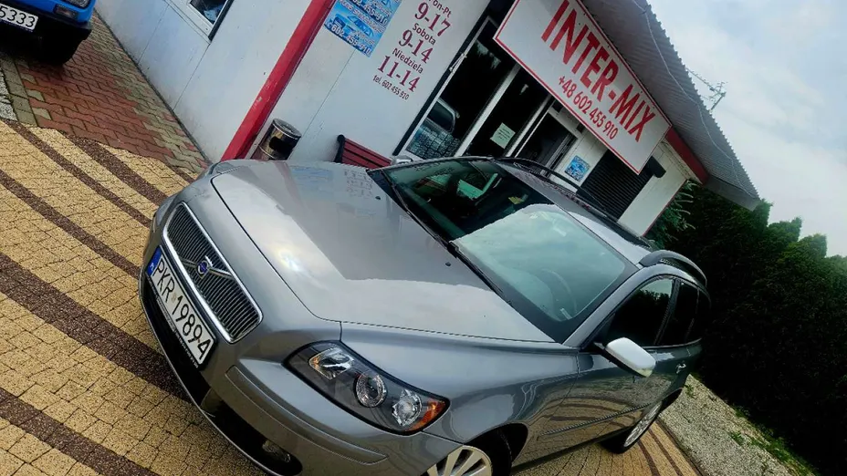 VOLVO V50 -