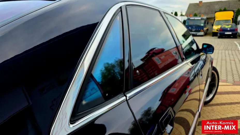 AUDI A8 -