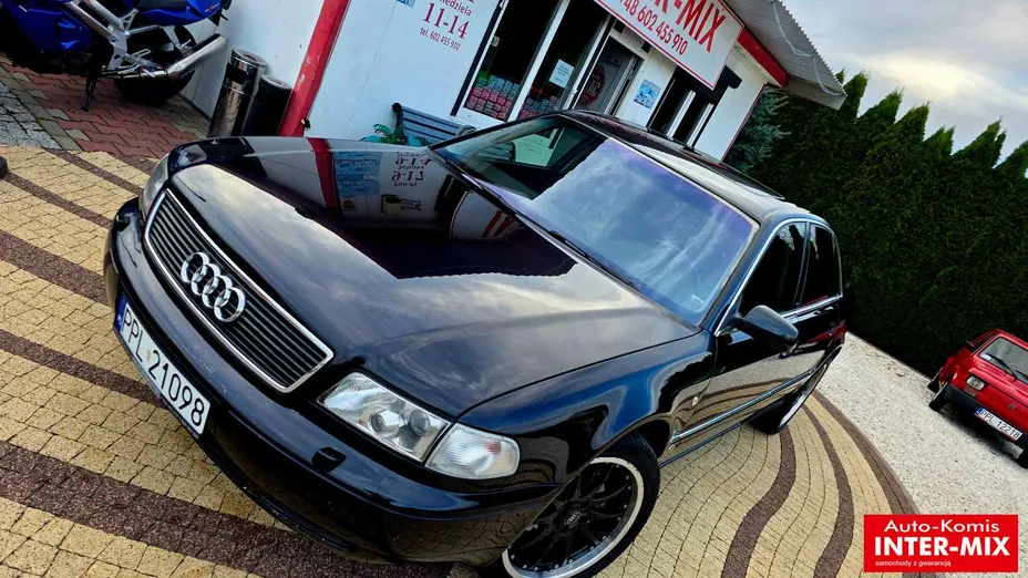 AUDI A8 -