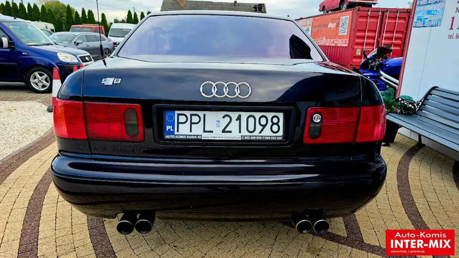 AUDI A8 -