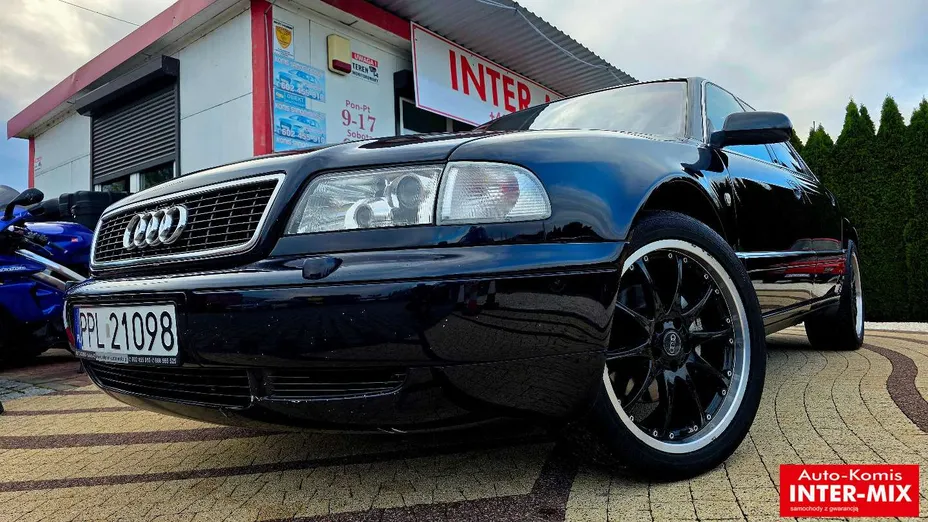 AUDI A8 -