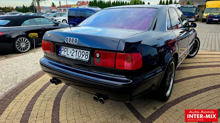 AUDI A8 -