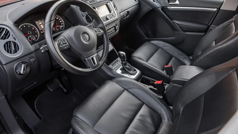 VOLKSWAGEN Tiguan -