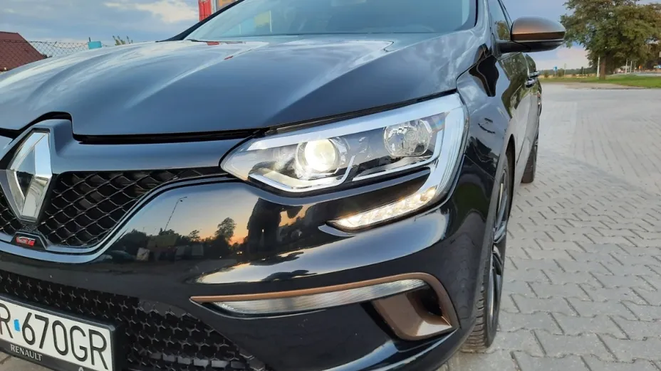 RENAULT Megane -