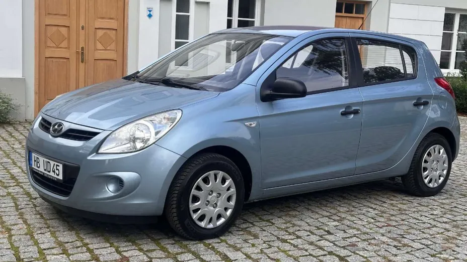 HYUNDAI i20 -