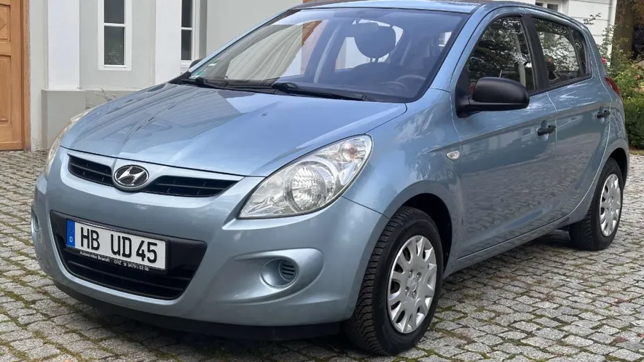 HYUNDAI i20 -