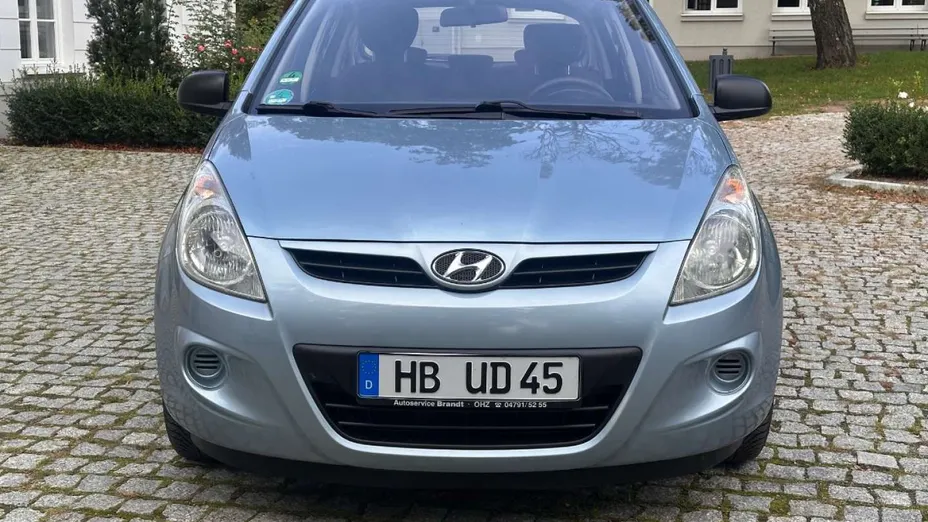 HYUNDAI i20 -