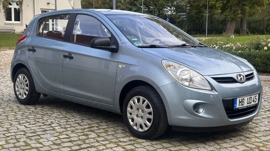 HYUNDAI i20 -