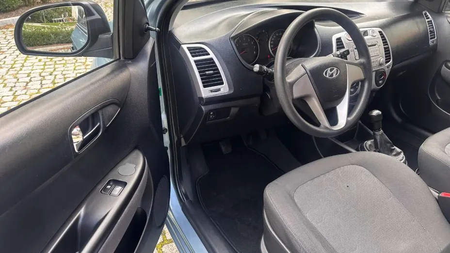 HYUNDAI i20 -