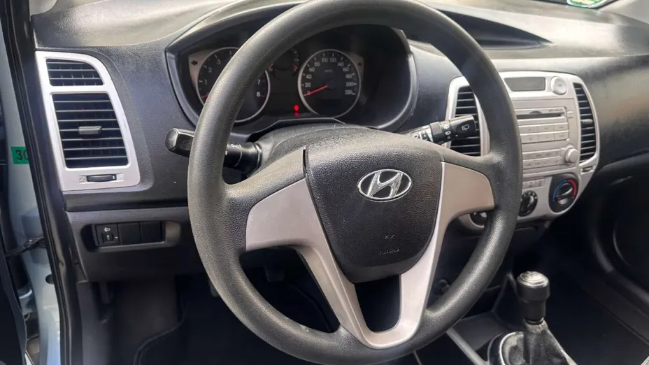 HYUNDAI i20 -