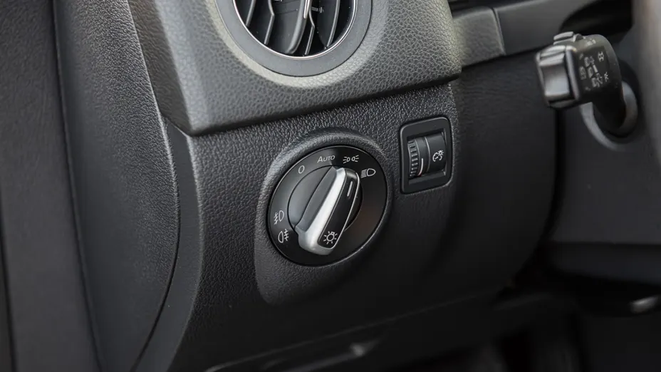 VOLKSWAGEN Tiguan -