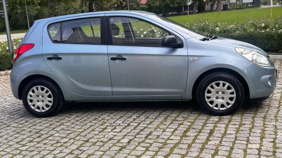 HYUNDAI i20 -