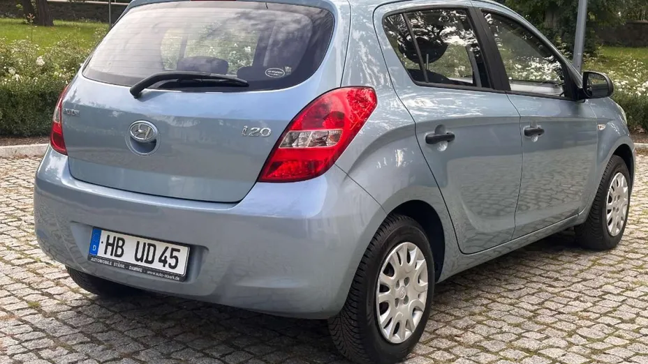 HYUNDAI i20 -
