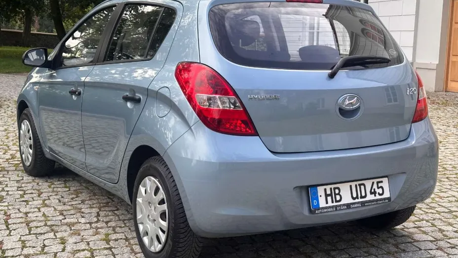 HYUNDAI i20 -