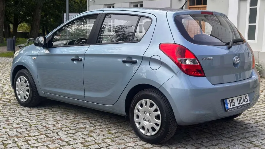 HYUNDAI i20 -
