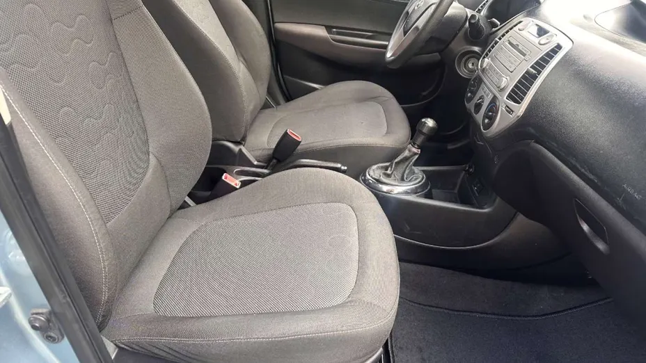 HYUNDAI i20 -