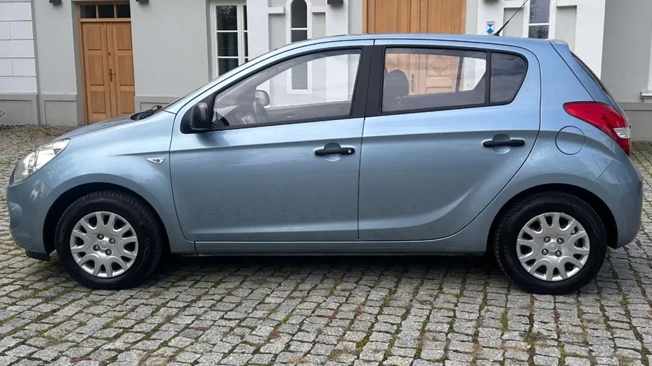 HYUNDAI i20 -