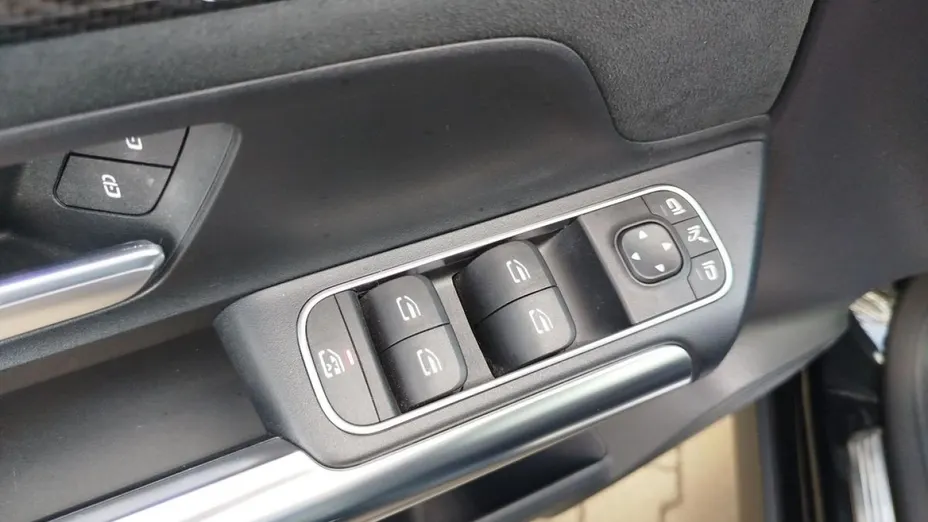 MERCEDES-BENZ GLA -