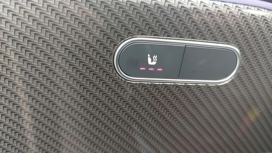 MERCEDES-BENZ GLA -